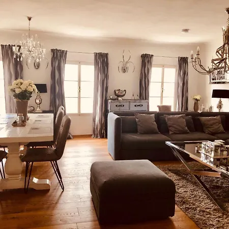 Luxurious 190m2 Penthouse In Main Shopping Street Apartment